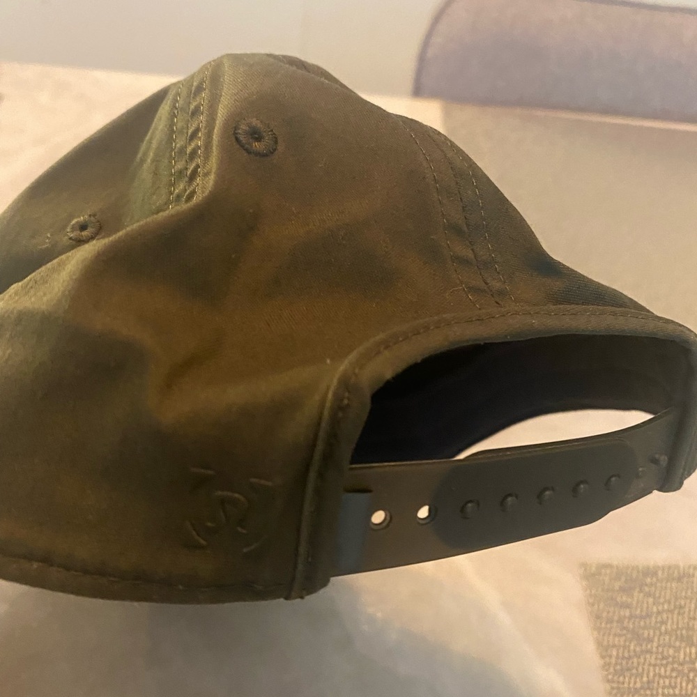 Lululemon hat - snapback - green